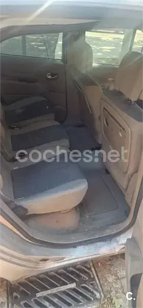 Usado Renault Scenic E-Tech 105 CV (77 kW) 2006 Gris / plata Monovolumen