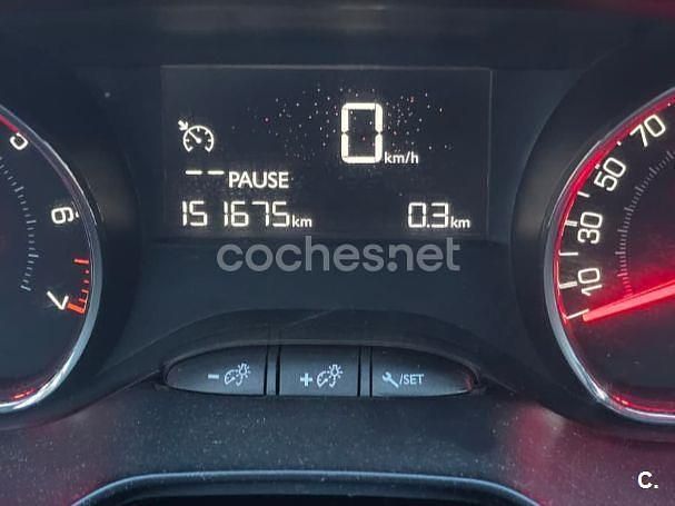 Usado Peugeot 208 Access 68 CV (50 kW) 2013 Negro Utilitario