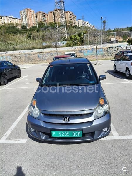 Usado Honda Stream Sport 156 CV (114 kW) 2003 Gris / plata Monovolumen