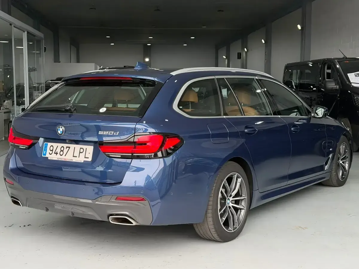 Usado BMW 520 190 CV (139 kW) 2021 Azul Familiar
