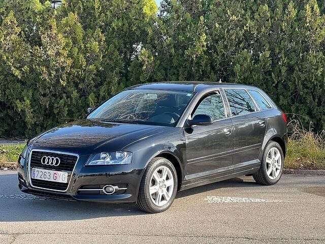 Negro Usado 2010 Audi A3 Ambition Berlina | 7900 € (Buen precio) - Imagen 1/4