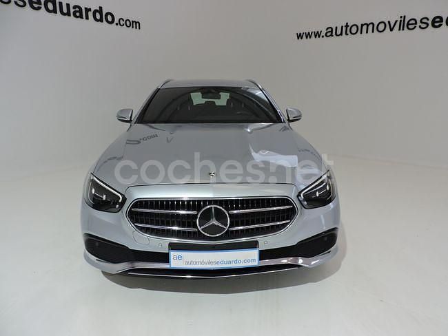 Usado Mercedes E220 194 CV (142 kW) 2021 Gris / plata Familiar