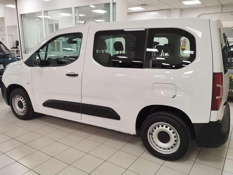 Usado Citroën Berlingo Live 102 CV (75 kW) 2019 Blanco Monovolumen
