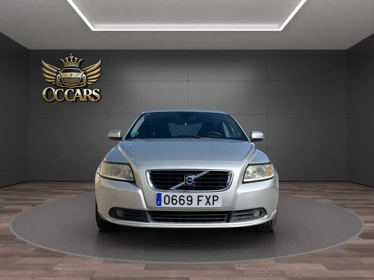 Usado Volvo S40 Summum 125 CV (91 kW) 2007 Plata Berlina