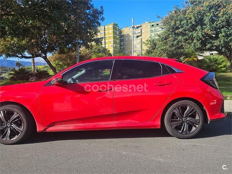 Usado Honda Civic Elegance 129 CV (94 kW) 2017 Rojo Berlina