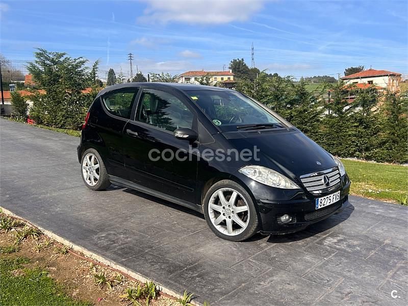 Usado Mercedes A180 Elegance 109 HP (80 kW) 2007 Preto Monovolume
