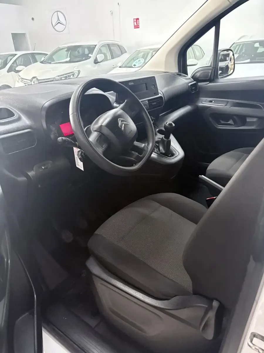 Usado Citroën Berlingo 100 CV (73 kW) 2021 Blanco Monovolumen
