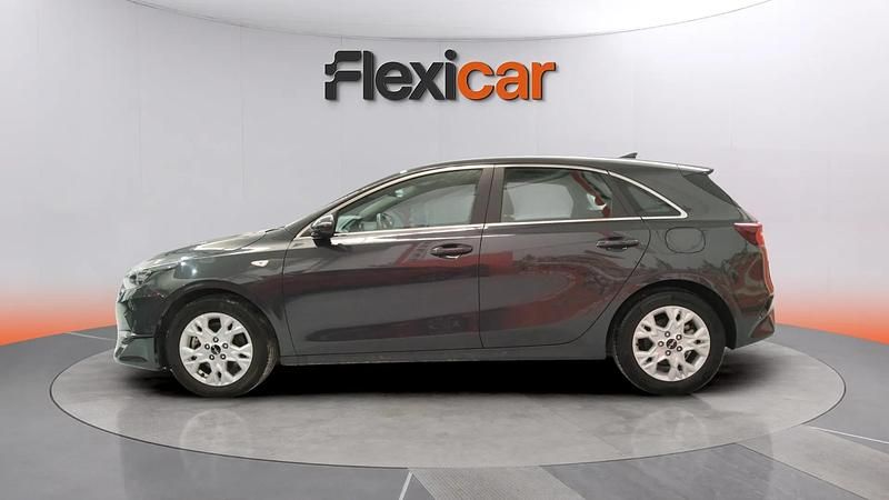 Usado Kia Ceed 120 CV (88 kW) 2023 Gris Utilitario