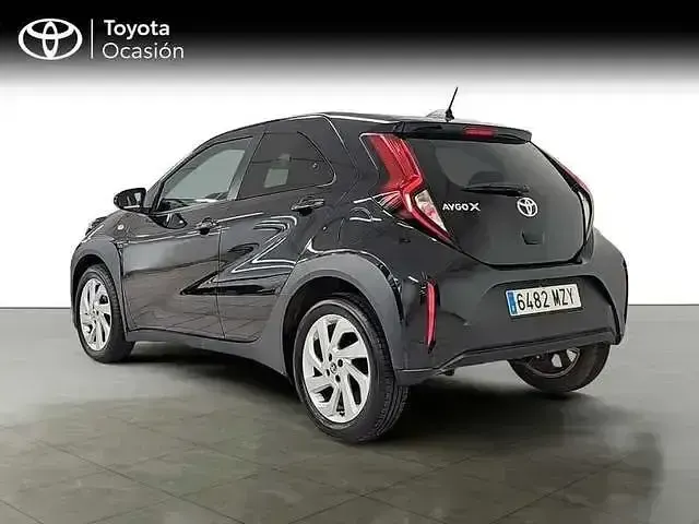 Usado Toyota Aygo X Play 72 CV (52 kW) 2025 Negro SUV