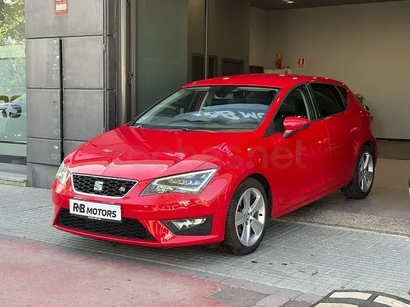 Usado Seat Leon FR 125 CV (91 kW) 2014 Rojo Berlina