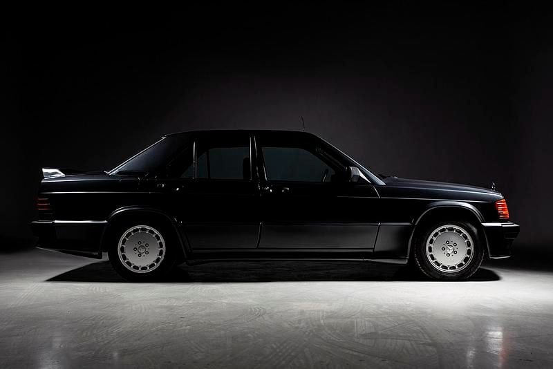 Usado Mercedes 190 185 CV (136 kW) 1987 Gris Berlina