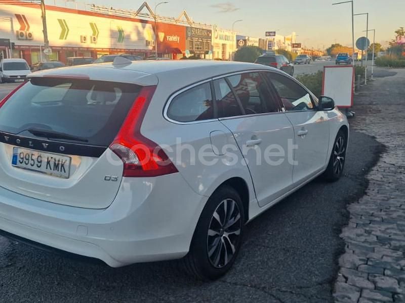 Usado Volvo V60 Momentum 150 CV (110 kW) 2018 Blanco Familiar