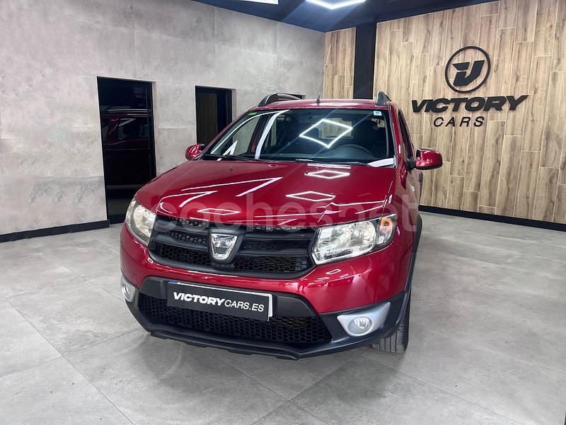 Rojo Usado 2016 Dacia Sandero Stepway Utilitario | 9995 € (Un poco caro) - Imagen 1/4