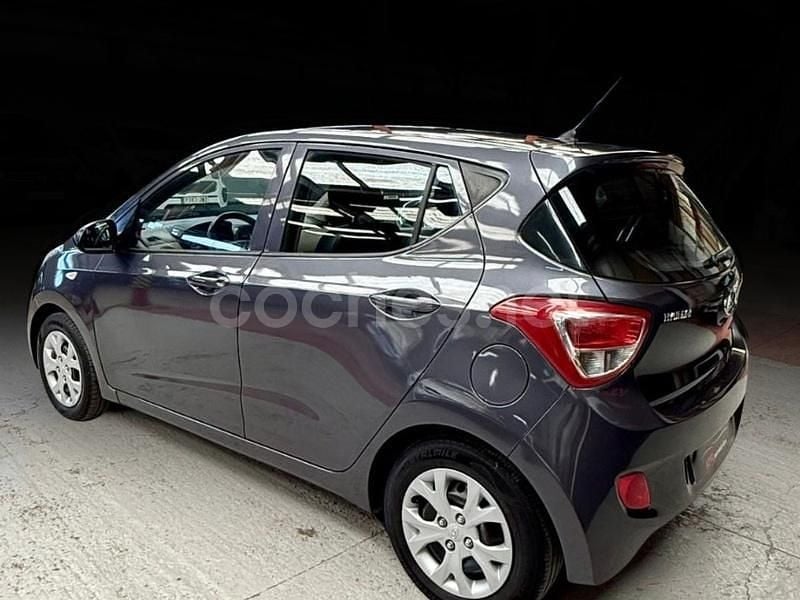 Używany Hyundai i10 Eco 66 KM (48 kW) 2015 Szary Hatchback