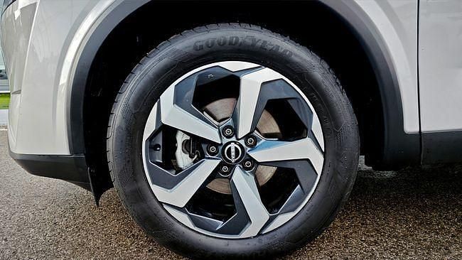 Usado Nissan Qashqai N-Connecta 140 CV (102 kW) 2024 Gris SUV