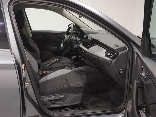 Usado Skoda Kamiq Selection 115 CV (84 kW) 2025 Gris / plata SUV