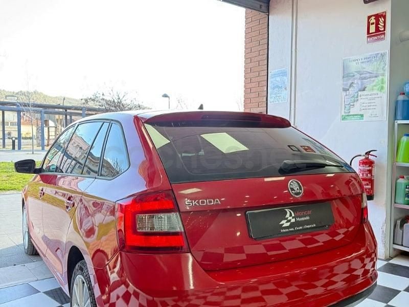 Usado Skoda Rapid Active 105 CV (77 kW) 2013 Rojo Utilitario