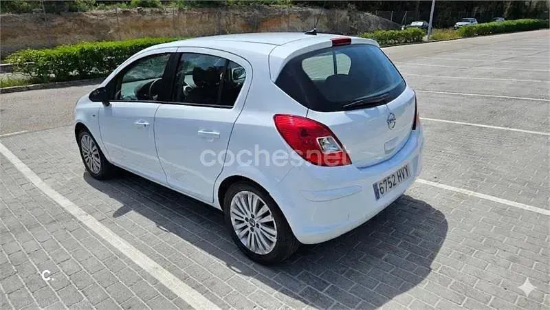 Usado Opel Corsa Selective 95 CV (69 kW) 2014 Blanco Utilitario