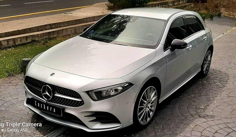 Usado Mercedes A250 218 CV (160 kW) 2022 Plateado Utilitario