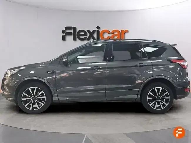 Usado Ford Kuga ST-Line 150 CV (110 kW) 2018 Gris SUV