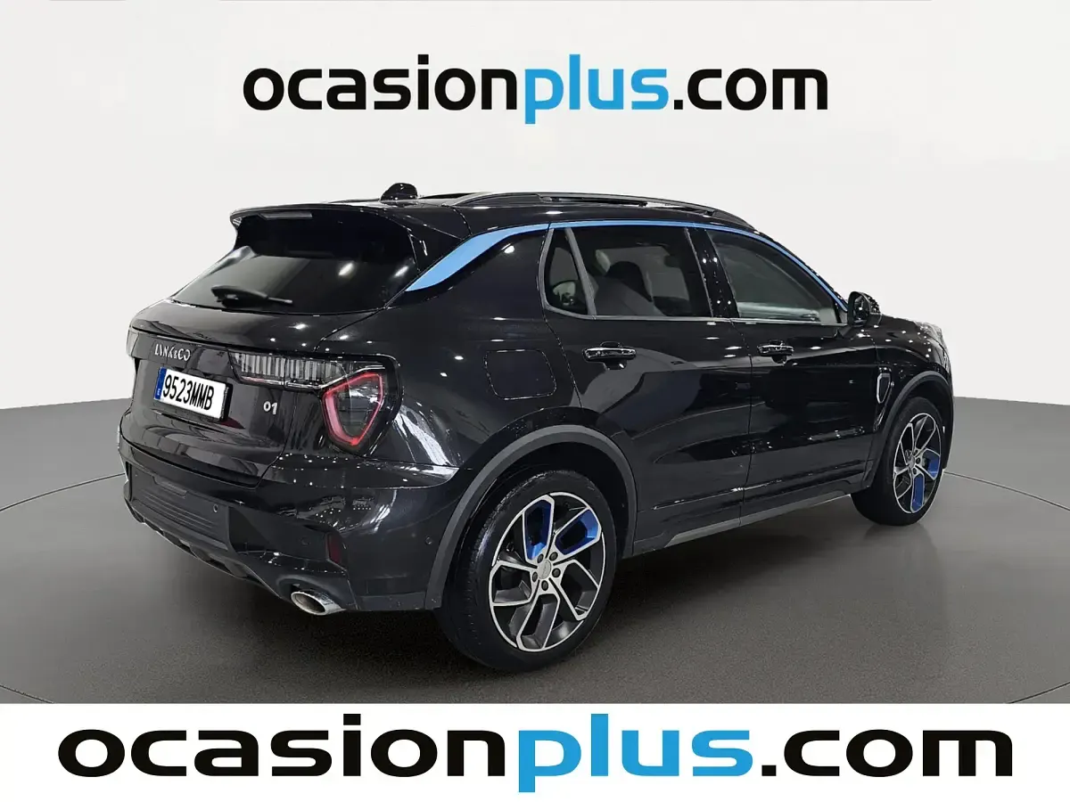 Usado Lynk & Co 01 261 CV (191 kW) 2023 Negro SUV