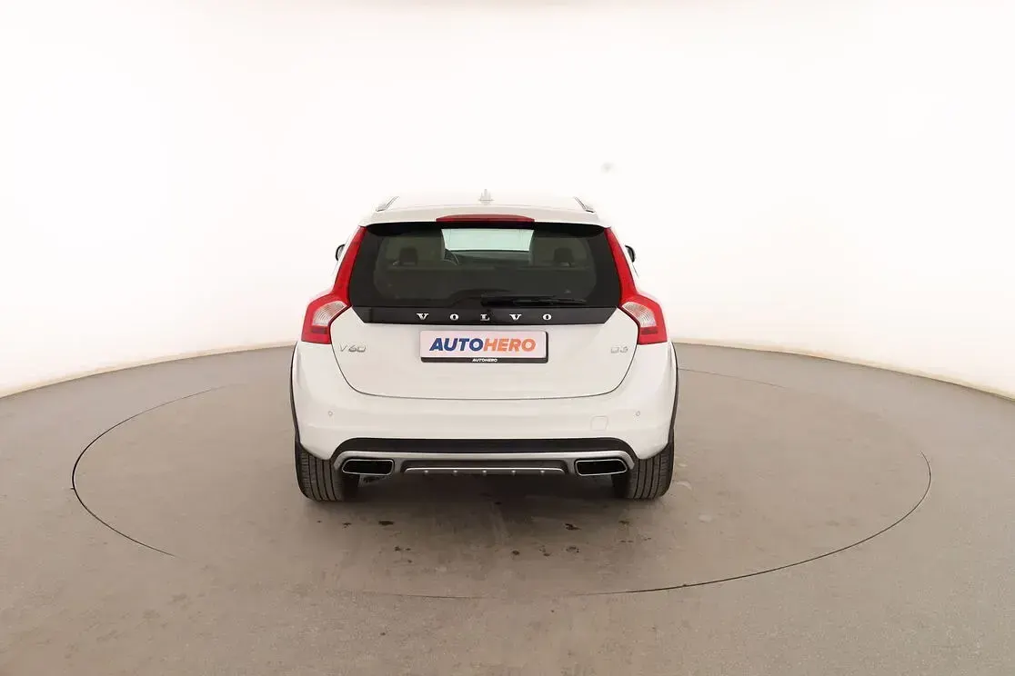 Usado Volvo V60 CC Kinetic 150 CV (110 kW) 2015 Blanco Familiar