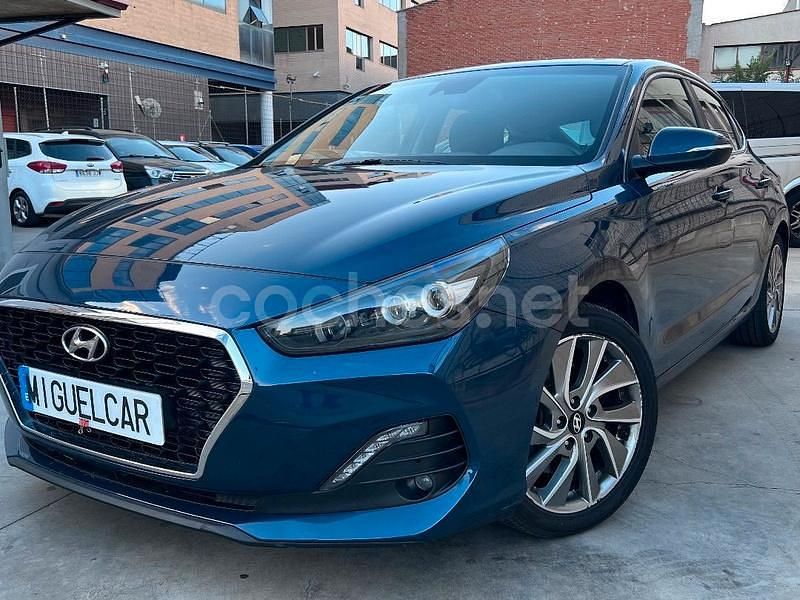 Azul Usado 2018 Hyundai i30 Berlina | 9990 € (Precio justo) - Imagen 1/4