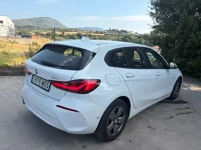 Usado BMW 116 Comfort Edition 116 CV (85 kW) 2023 Blanco Utilitario