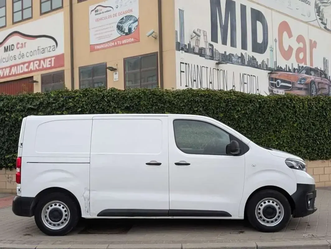 Usado Toyota Proace Business Edition 101 CV (74 kW) 2021 Blanco Monovolumen