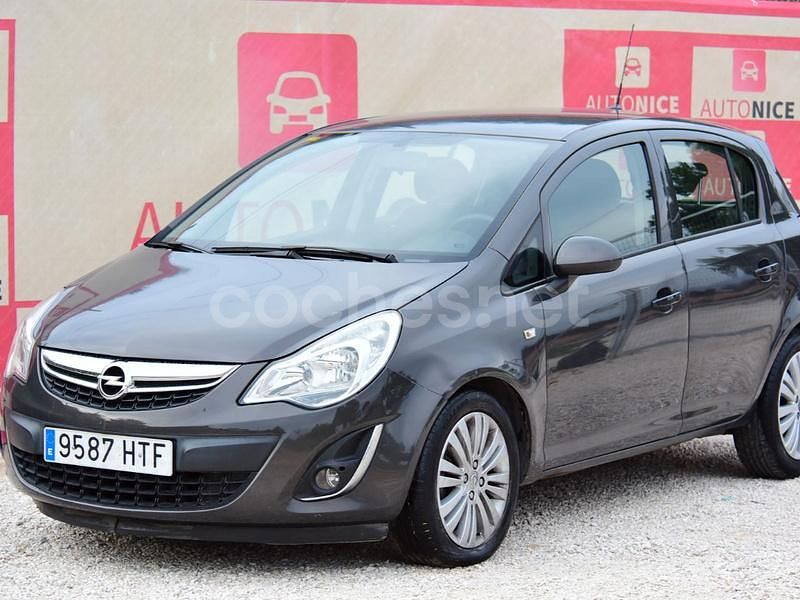 Usado Opel Corsa Expression 85 CV (62 kW) 2013 Negro Berlina