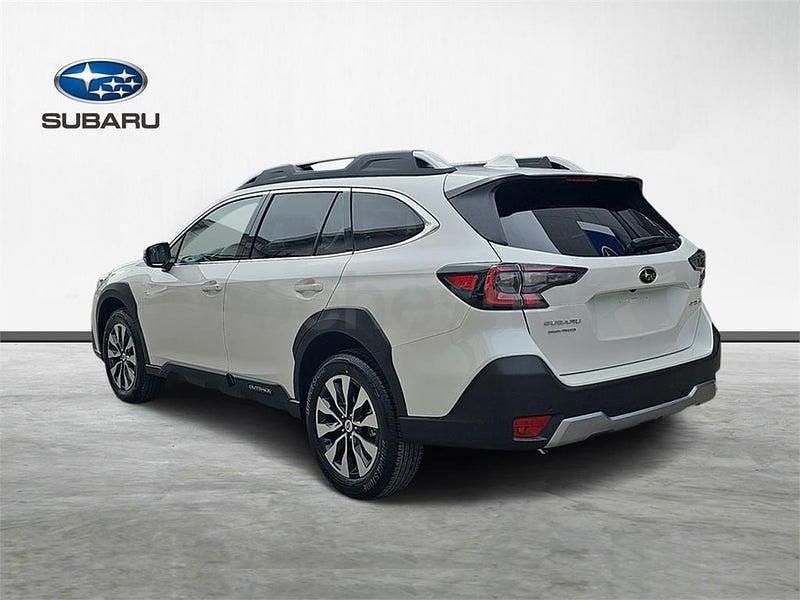 Usado Subaru Outback 169 CV (124 kW) 2025 Blanco Familiar