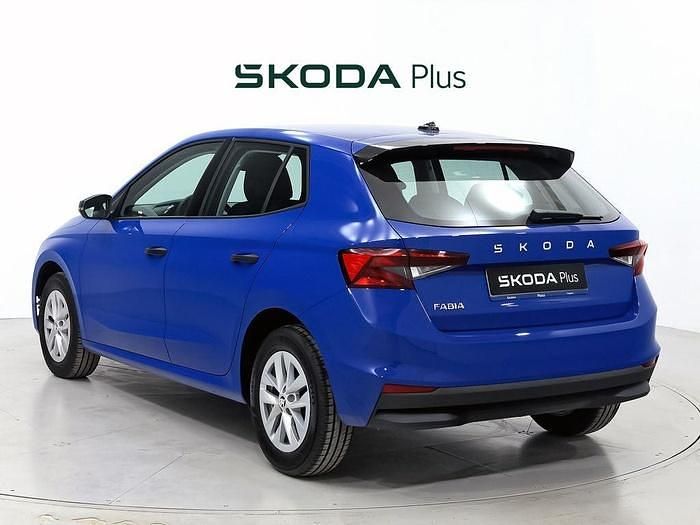 Usado Skoda Fabia Essence 95 CV (69 kW) 2024 Azul Utilitario