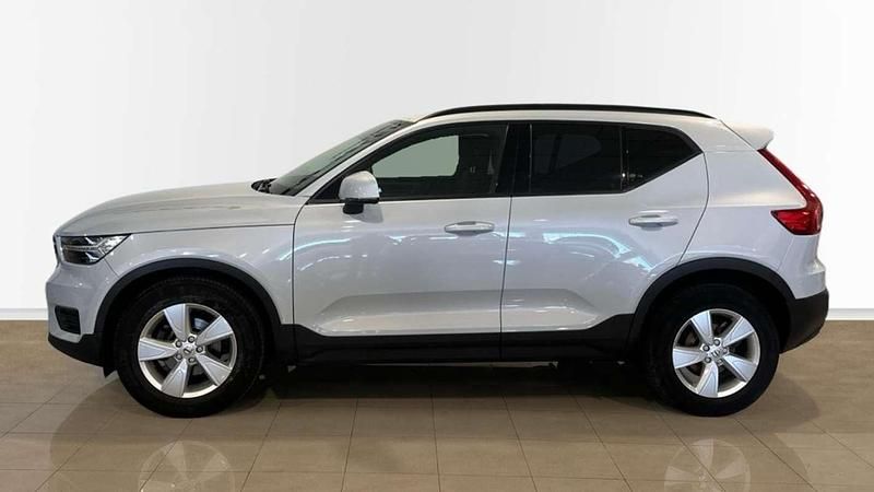Usado Volvo XC40 Momentum 163 CV (119 kW) 2021 Azul SUV