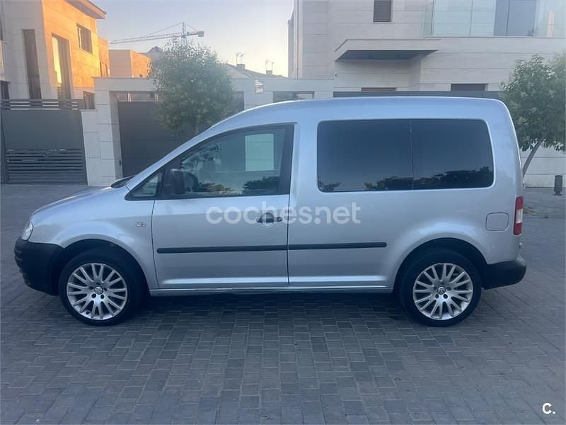 Usado VW Caddy 105 CV (77 kW) 2009 Gris / plata Monovolumen