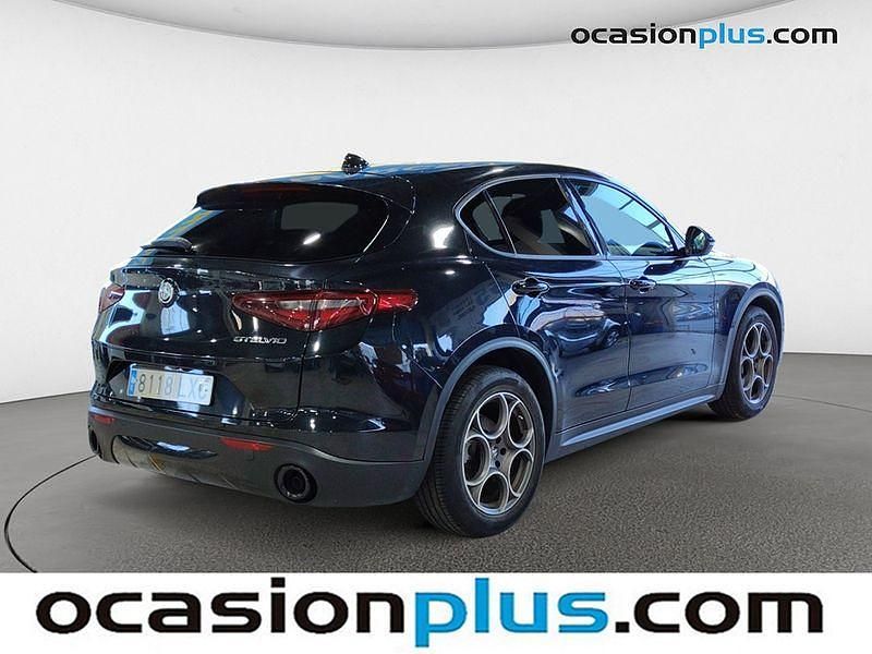 Usado Alfa Romeo Stelvio Sprint 160 CV (117 kW) 2022 Negro SUV