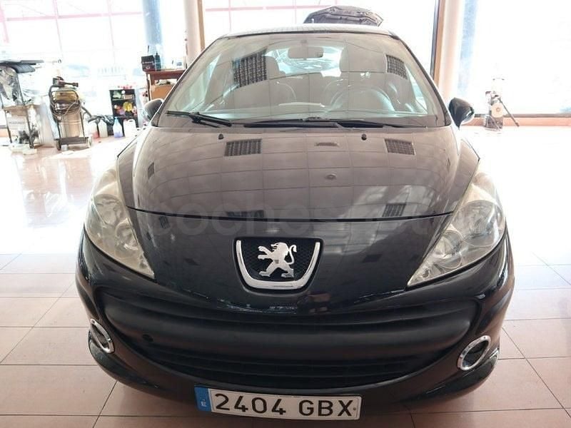 Usado Peugeot 207 75 CV (55 kW) 2009 Negro Berlina