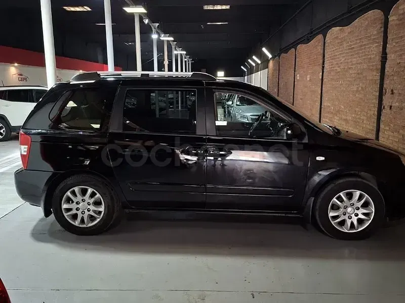 Usado Kia Carnival EX 185 CV (136 kW) 2007 Beige Monovolumen