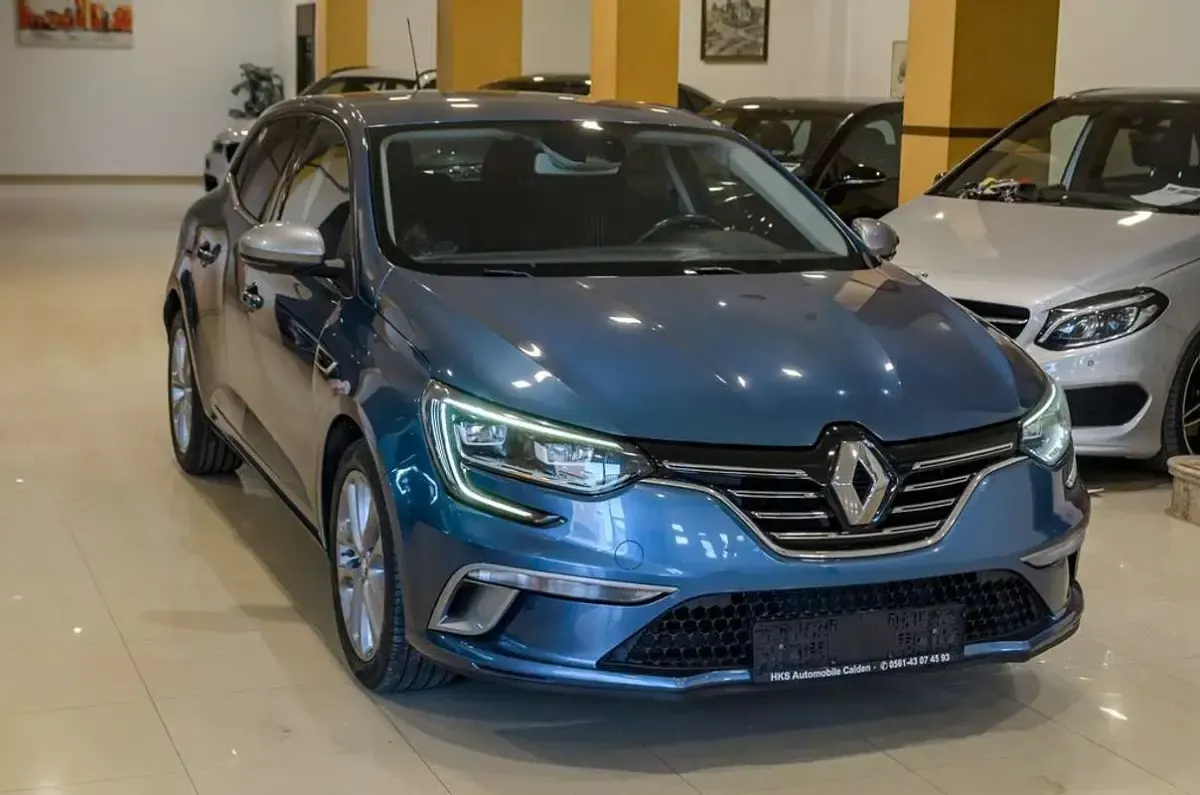 Usado Renault Mégane GT Line GT-Line 132 CV (97 kW) 2017 Azul Berlina
