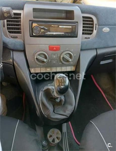 Beige Usado 2004 Lancia Ypsilon Utilitario | 2000 € (Precio justo) - Imagen 1/4