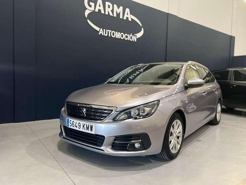 Usado Peugeot 308 SW Style 110 CV (80 kW) 2018 Gris Familiar