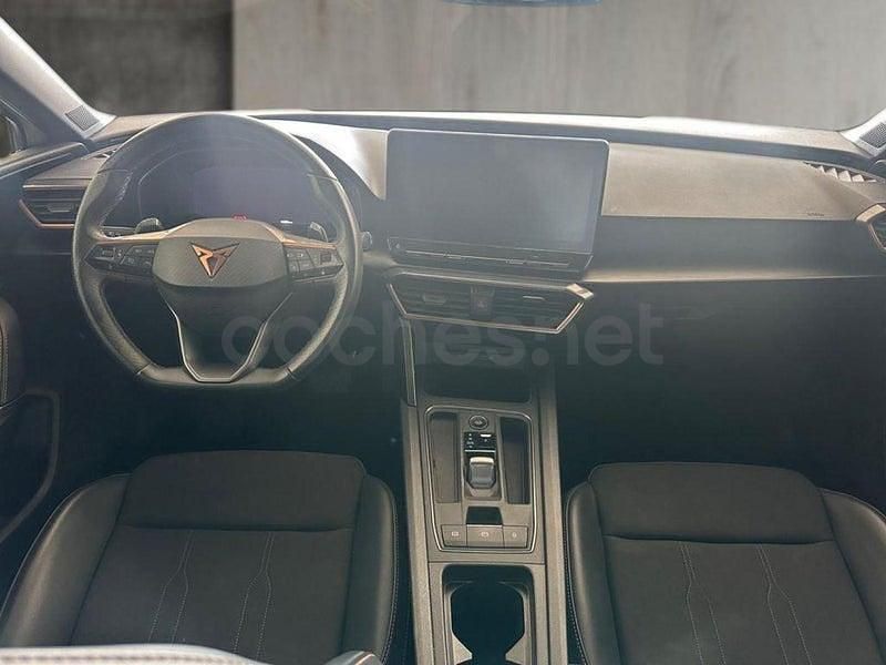 Używany Cupra Leon 150 KM (110 kW) 2023 Biały Sedan/Limuzyna