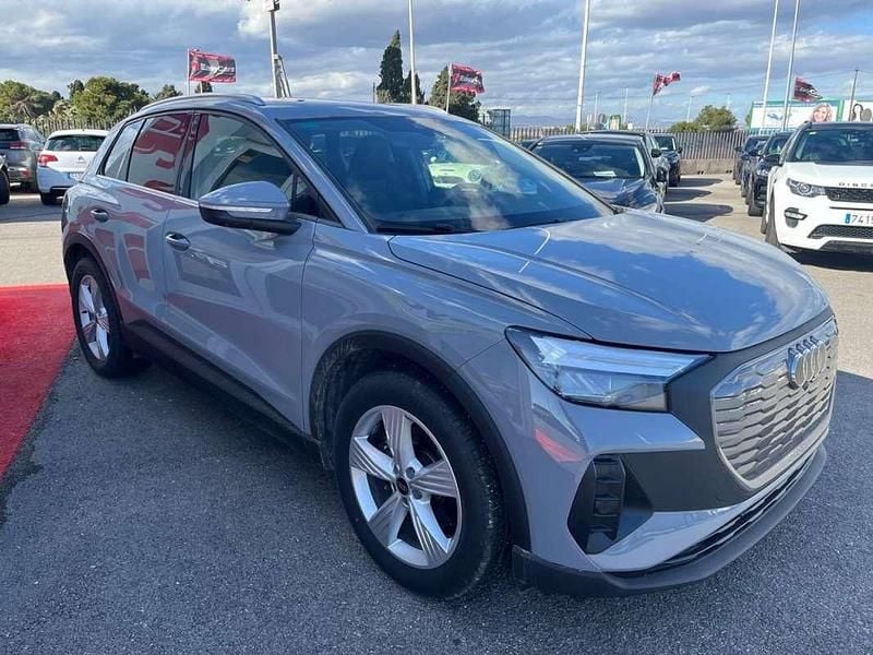 Usado Audi Q4 e-tron 125 kW (170 CV) 2022 Gris SUV