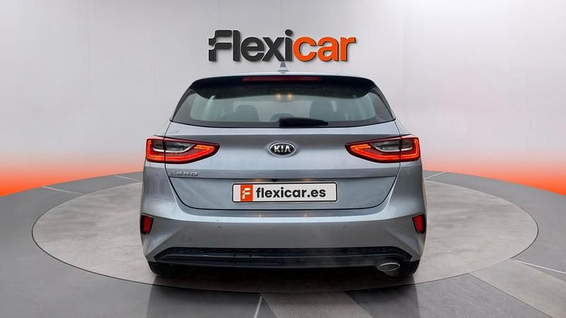 Usado Kia Ceed 101 CV (74 kW) 2021 Rojo Utilitario