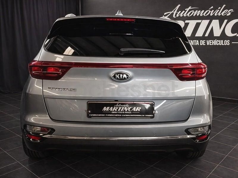 Usado Kia Sportage 136 CV (100 kW) 2021 Gris / plata SUV