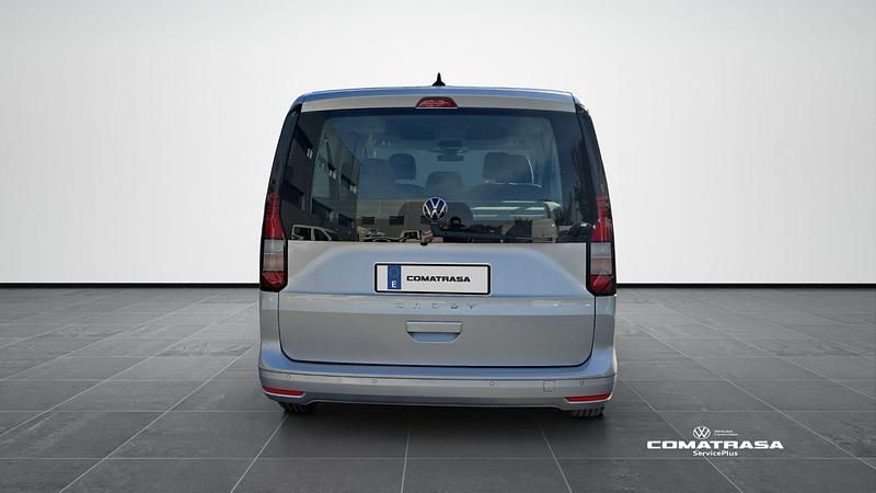 Usado VW Caddy Maxi 102 CV (75 kW) 2024 Gris Monovolumen