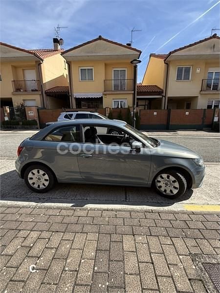 Usado Audi A1 Attraction 122 CV (89 kW) 2013 Azul Utilitario