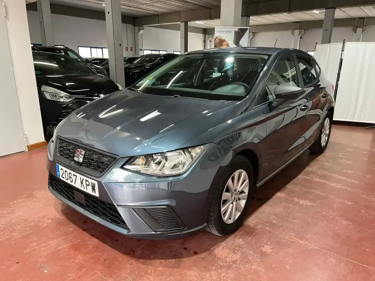 Usado Seat Ibiza XCELLENCE 95 CV (69 kW) 2018 Gris / plata Utilitario
