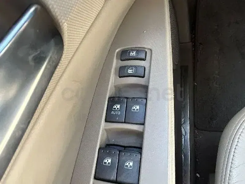 Usado SsangYong Kyron Limited 141 CV (103 kW) 2006 Granate SUV