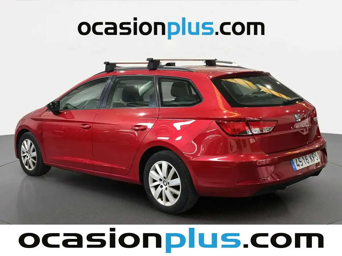 Usado Seat Leon ST Reference 116 CV (85 kW) 2017 Rojo Familiar
