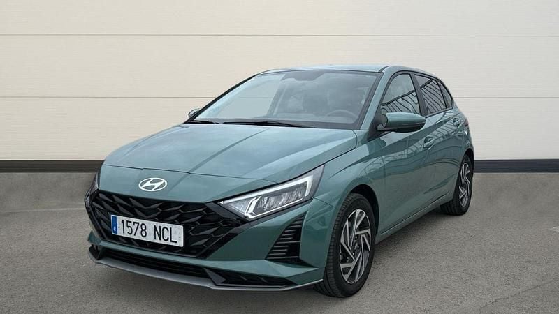 Usado Hyundai i20 100 CV (73 kW) 2025 Verde Utilitario